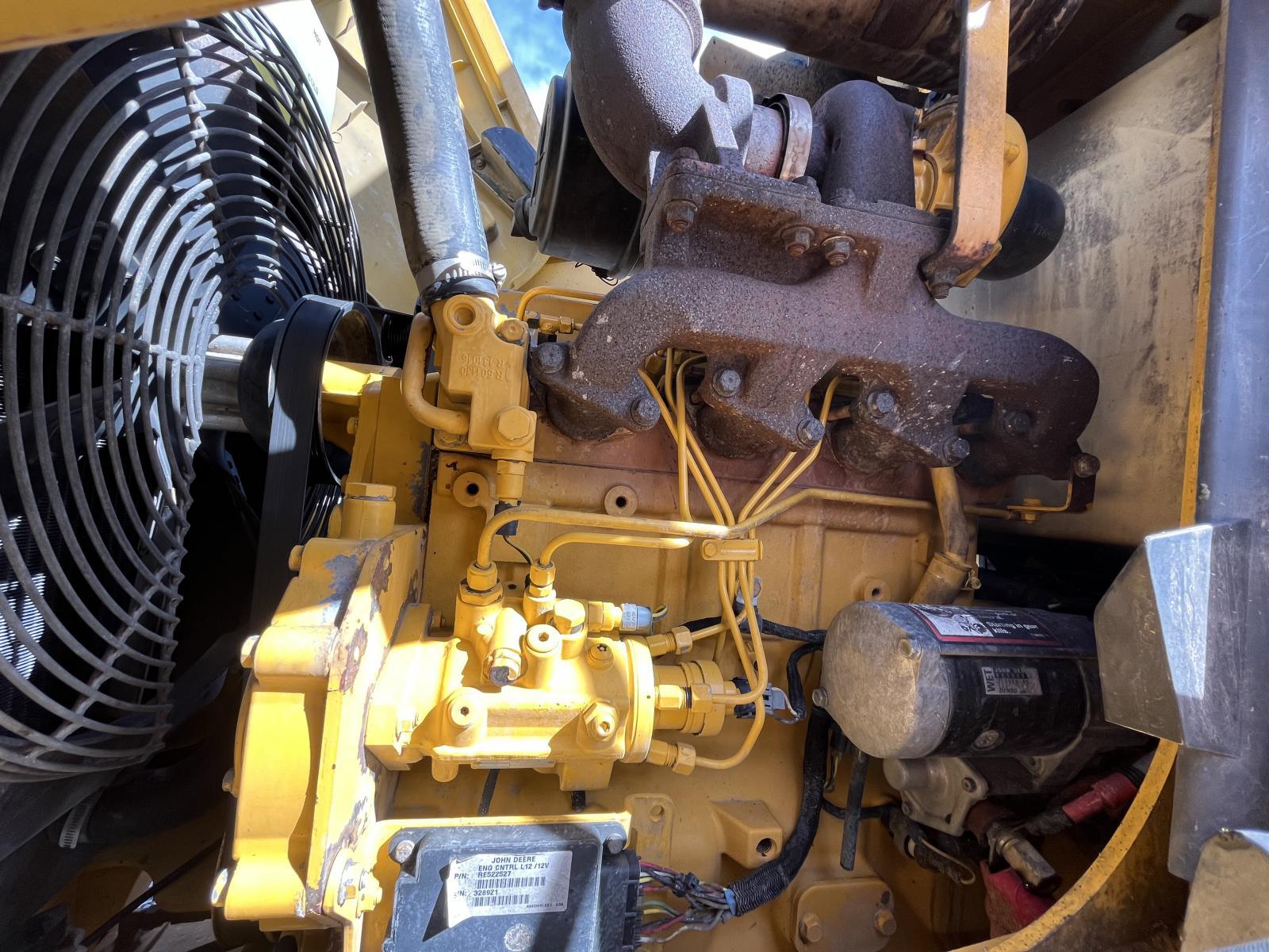 ./imagenes/INVOICE/2019/17749/BACKHOE JOHN DEERE 310SG (14).JPG